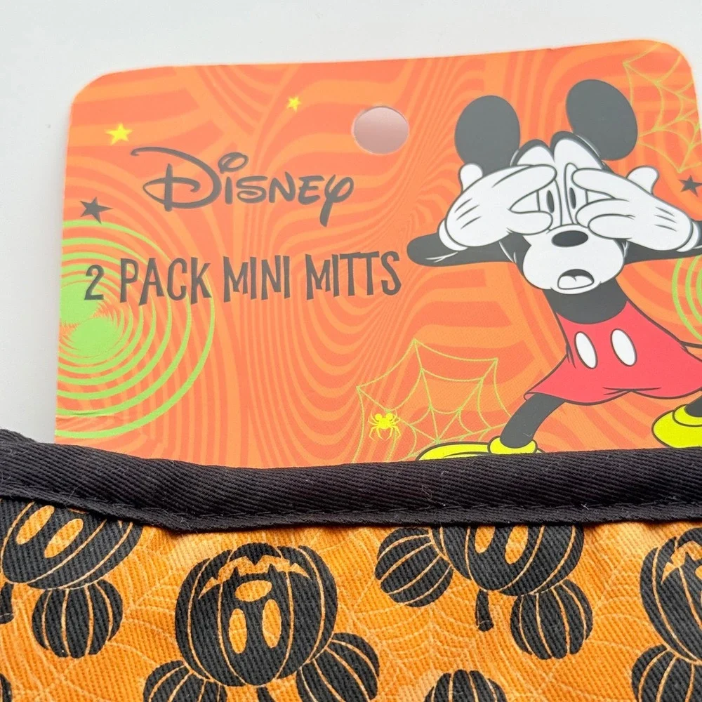 Disney Mickey Mouse Halloween Oven Mitts Orange Jack-O-Lantern Pumpkin 2 PCS